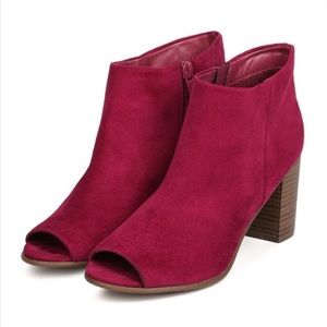 Breckelles Peep Toe Booties Amber 31 Faux Suede Zip Ankle Boot Berry Red Size 8